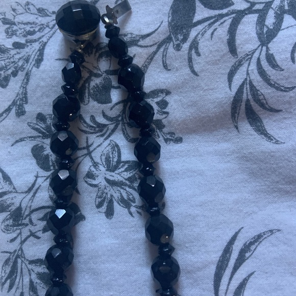 Vintage black glass beaded necklace / earrings included - Picture 1 of 4